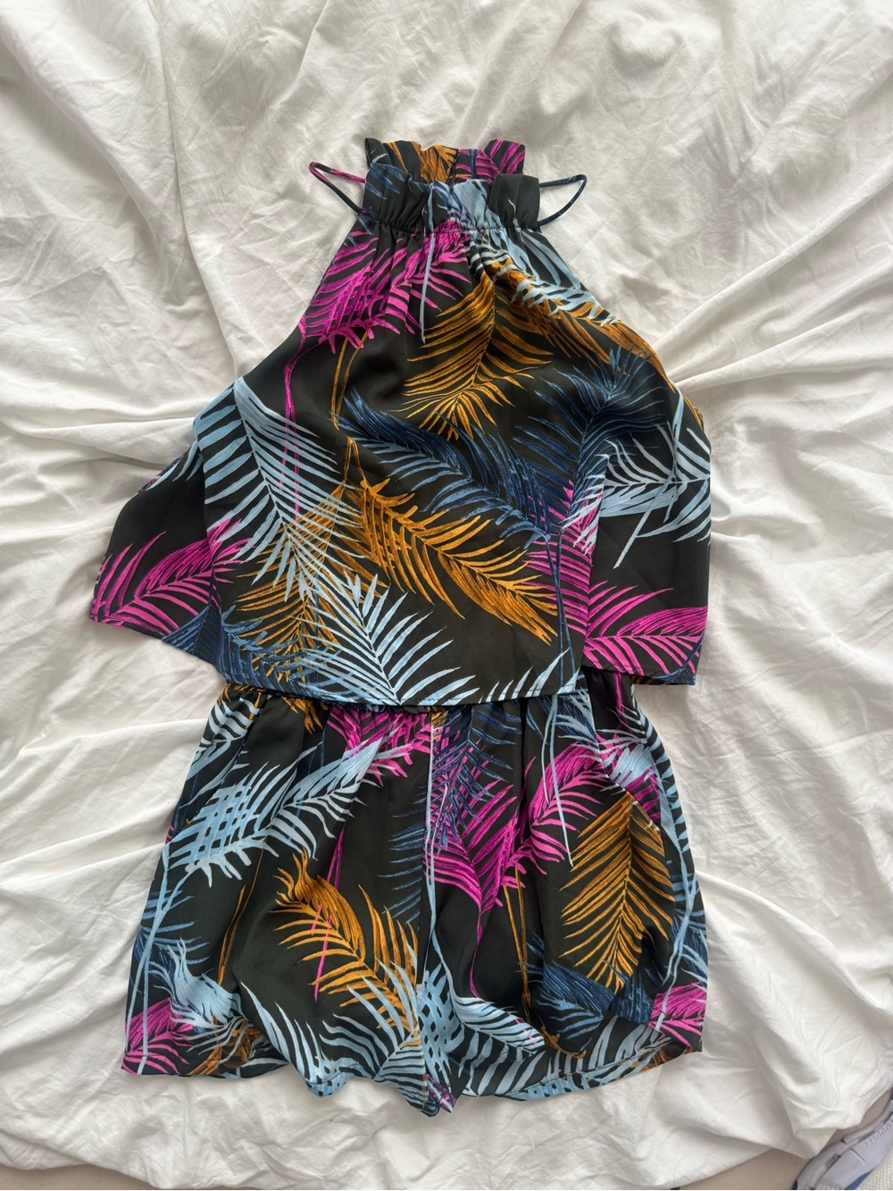 Black Tropical Print Women' Shorts Romper with Pink, Blue & Gold Leaves